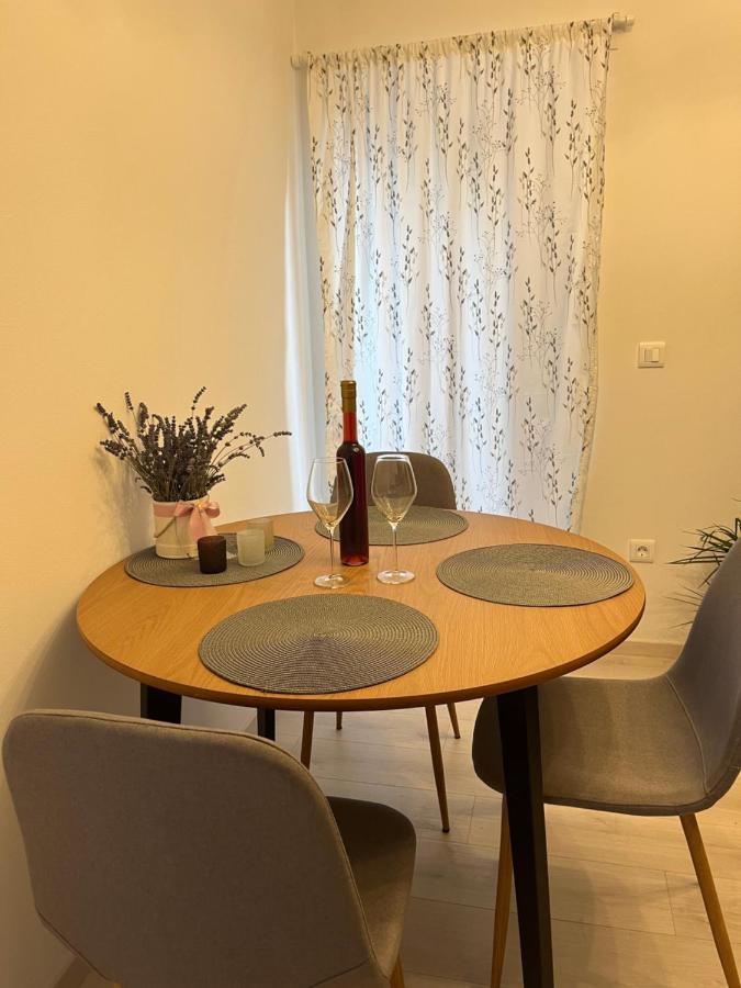Apartment A & N With Free Private Parking Pula Exterior foto