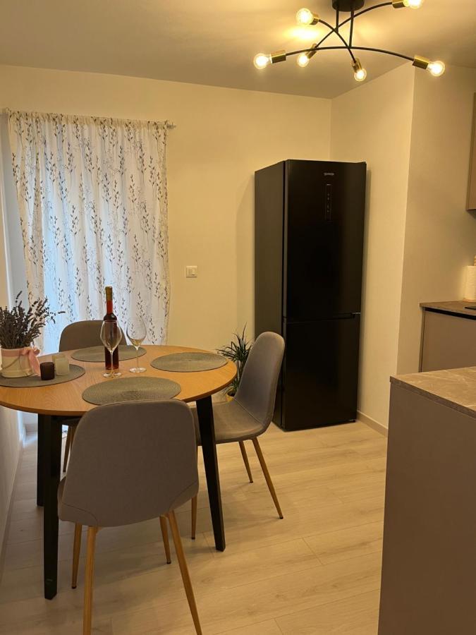 Apartment A & N With Free Private Parking Pula Exterior foto